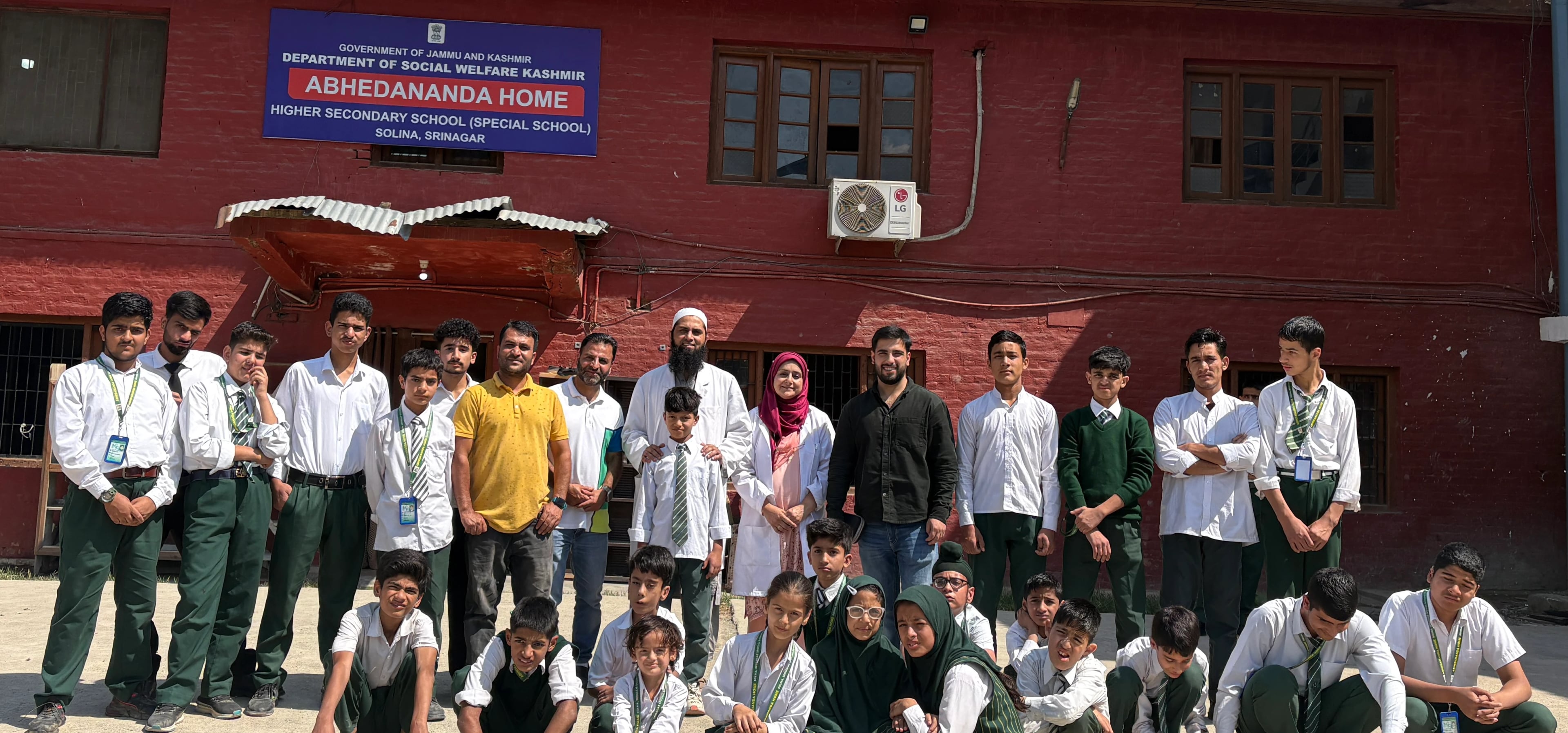 The RehabNation and GMC Srinagar team with students at Abhedananda Home